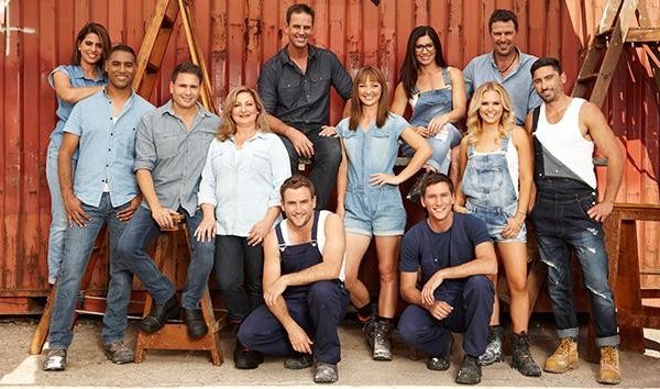 Johanna Griggs introduces the teams | House Rules 2016